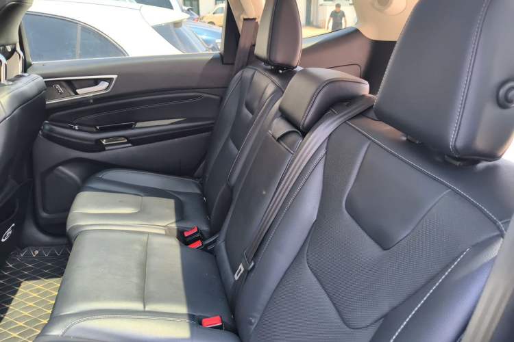 Used Ford Edge 2018 EcoBoost 245 Four-Wheel Drive Titanium 7-Seater Left Rear Seat