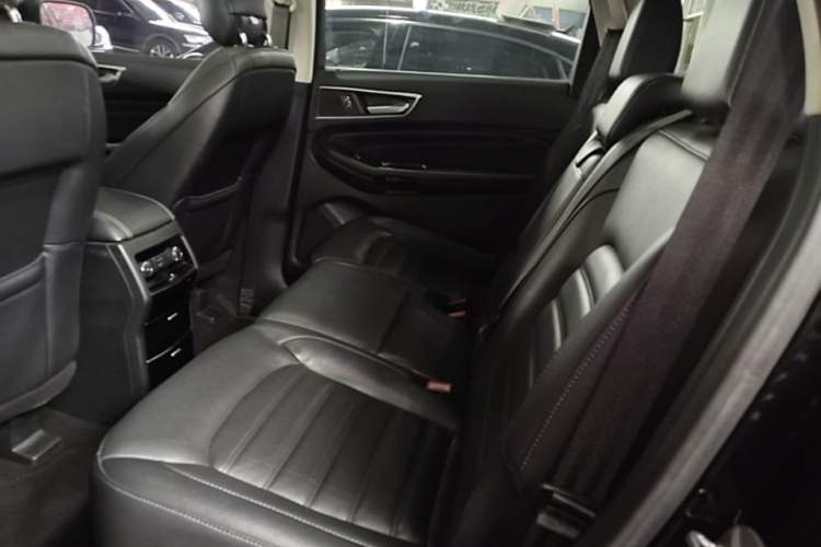 Used Ford Edge 2018 EcoBoost 245 Two-Wheel-Drive Titanium 7-Seater China VI Standard Left Rear Seat
