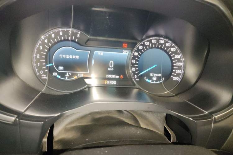 Used Ford Edge 2018 EcoBoost 245 Four-Wheel Drive Titanium 7-Seater Odometer Close Up