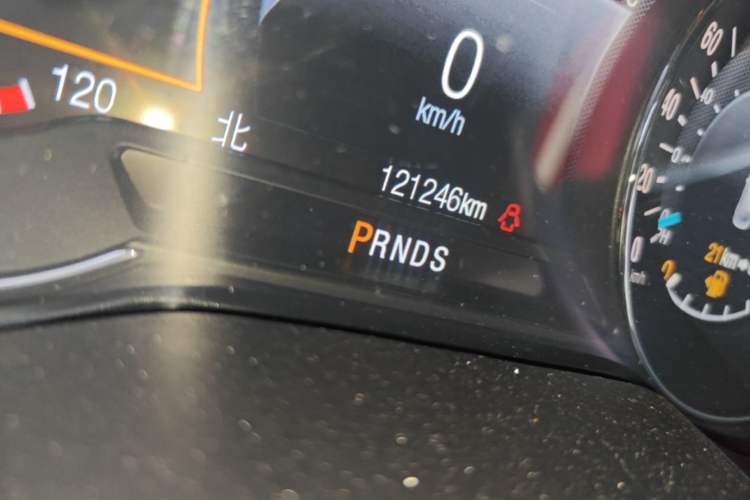 Used Ford Edge 2018 EcoBoost 245 Four-Wheel Drive Titanium 7-Seater Odometer Close Up