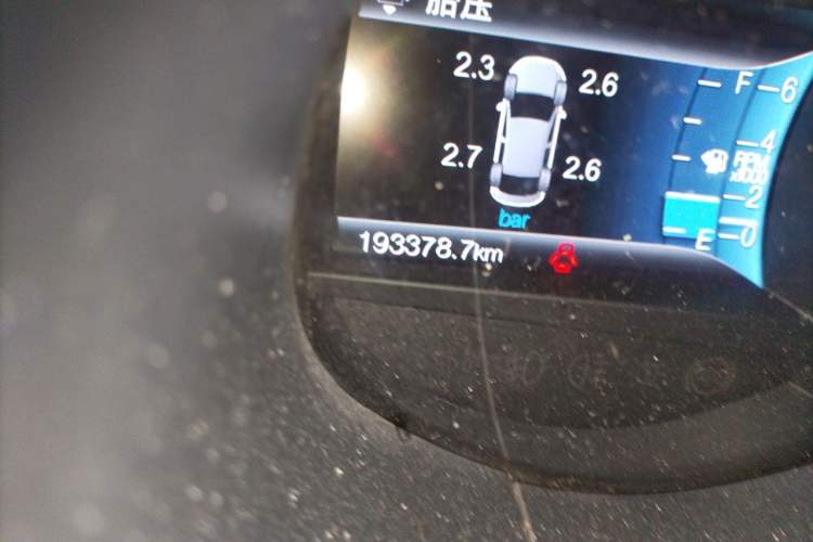 Used Ford Edge 2018 EcoBoost 245 Four-Wheel Drive Titanium 7-Seater Odometer Close Up