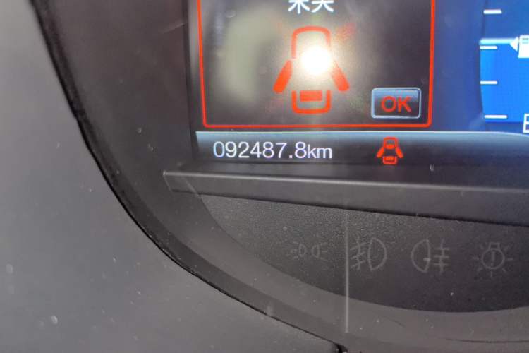 Used Ford Edge 2018 EcoBoost 245 Two-Wheel-Drive Titanium 7-Seater China VI Standard Odometer Close Up