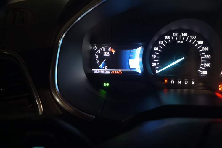 Used Ford Edge 2018 EcoBoost 245 Two-Wheel-Drive Titanium 7-Seater China V Standard Odometer Close Up