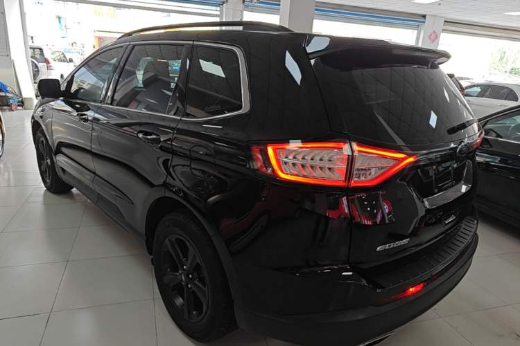Used Ford Edge 2018 EcoBoost 245 Two-Wheel-Drive Platinum Edition 5 Seats Rear Left 45 Deg