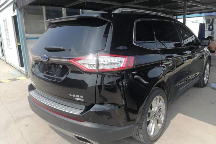 Used Ford Edge 2018 EcoBoost 245 Four-Wheel Drive Titanium 7-Seater Rear Right 45 Deg