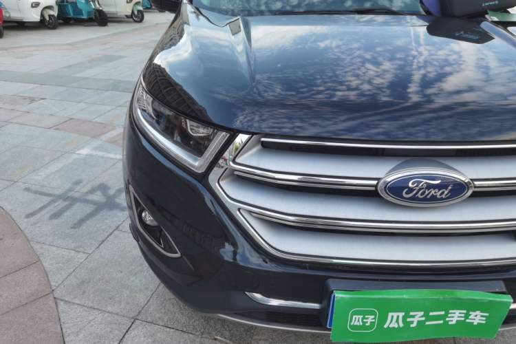 Used Ford Edge 2018 EcoBoost 245 Four-Wheel Drive Titanium 7-Seater Right Front Headlight