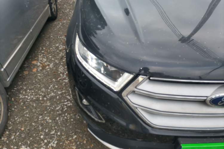Used Ford Edge 2018 EcoBoost 245 Four-Wheel Drive Titanium 7-Seater Right Front Headlight