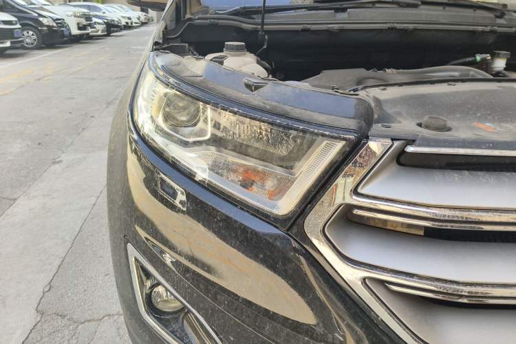 Used Ford Edge 2018 EcoBoost 245 Two-Wheel-Drive Platinum Edition 7-Seater China VI Standard Right Front Headlight