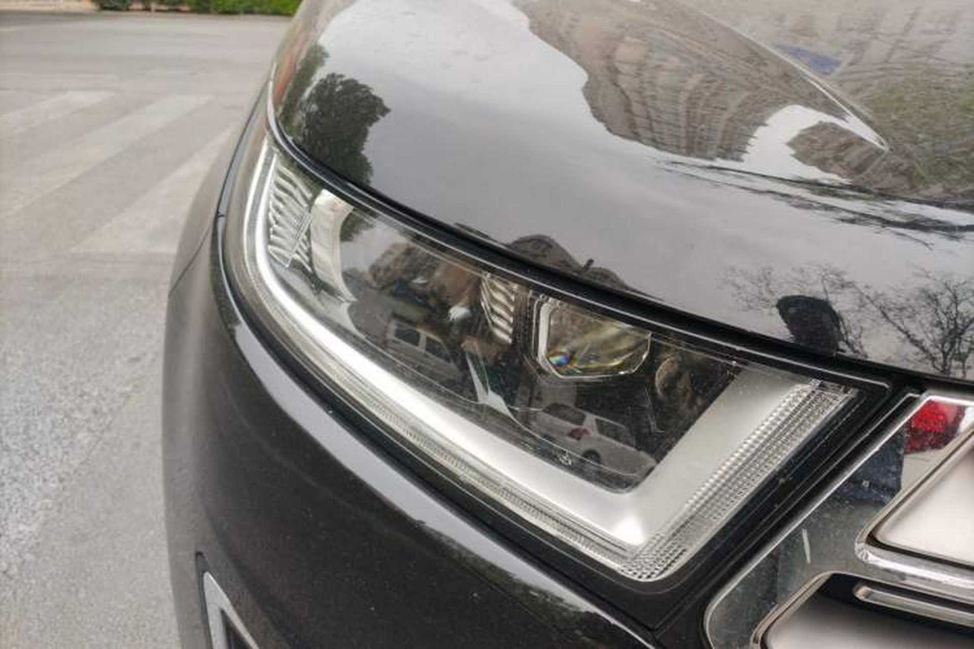 Used Ford Edge 2018 EcoBoost 245 Four-Wheel Drive Titanium 7-Seater Right Front Headlight