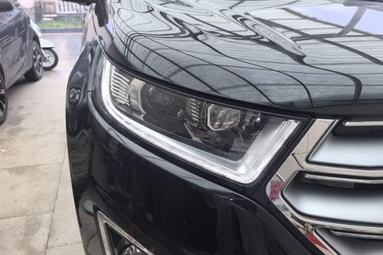 Used Ford Edge 2018 EcoBoost 245 Two-Wheel-Drive Titanium 7-Seater China VI Standard Right Front Headlight