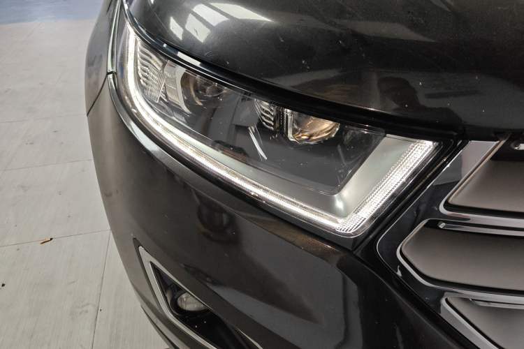 Used Ford Edge 2018 EcoBoost 245 Two-Wheel-Drive Titanium 7-Seater China V Standard Right Front Headlight