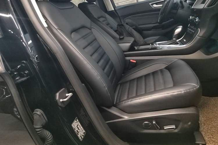 Used Ford Edge 2018 EcoBoost 245 Two-Wheel-Drive Titanium 7-Seater China VI Standard Right Front Seat