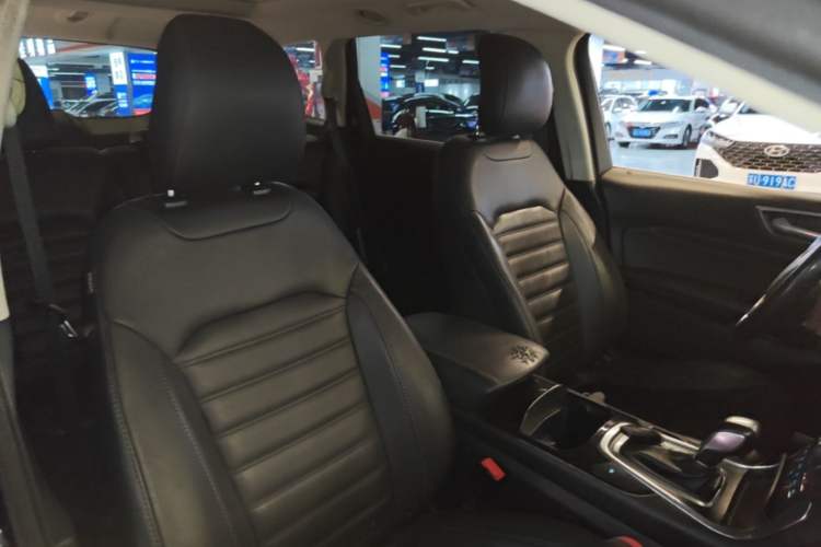 Used Ford Edge 2018 EcoBoost 245 Two-Wheel-Drive Titanium 7-Seater China VI Standard Right Front Seat
