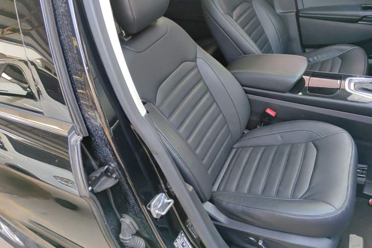 Used Ford Edge 2018 EcoBoost 245 Two-Wheel-Drive Titanium 7-Seater China V Standard Right Front Seat