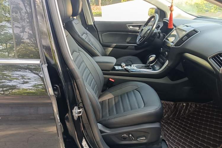 Used Ford Edge 2018 EcoBoost 245 Two-Wheel-Drive Platinum Edition 7-Seater China V Emission Standard Right Front Seat