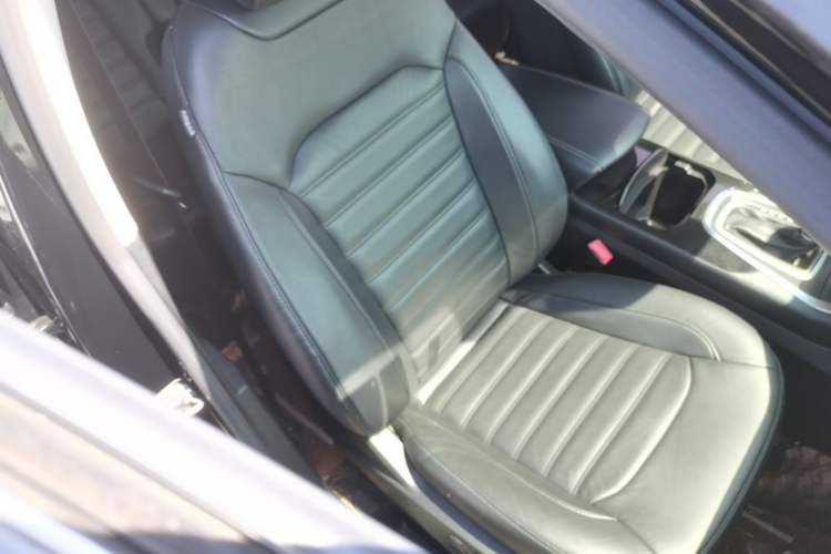 Used Ford Edge 2018 EcoBoost 245 Two-Wheel-Drive Titanium 7-Seater China V Standard Right Front Seat