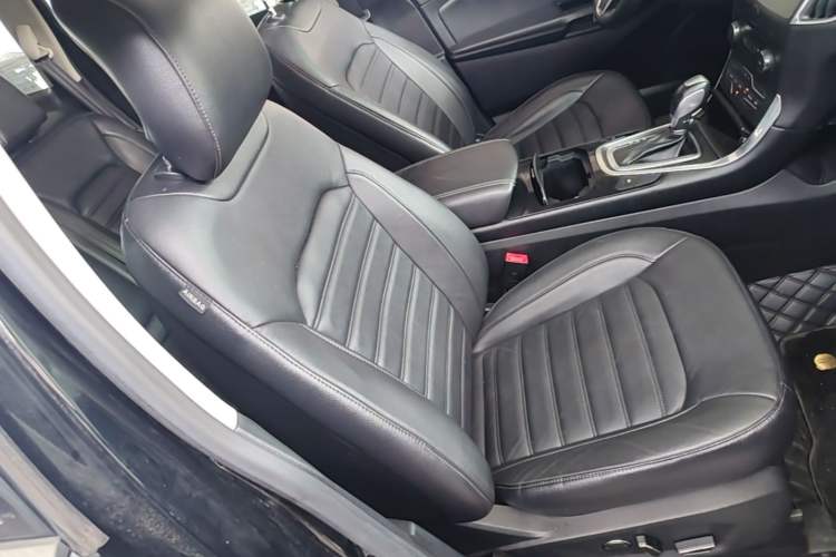 Used Ford Edge 2018 EcoBoost 245 Two-Wheel-Drive Titanium 7-Seater China V Standard Right Front Seat