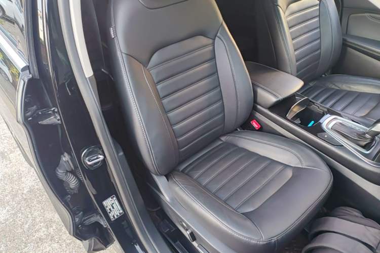 Used Ford Edge 2018 EcoBoost 245 Two-Wheel-Drive Titanium 7-Seater China V Standard Right Front Seat
