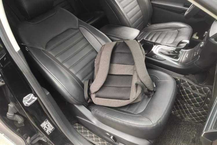 Used Ford Edge 2018 EcoBoost 245 Two-Wheel-Drive Titanium 7-Seater China V Standard Right Front Seat