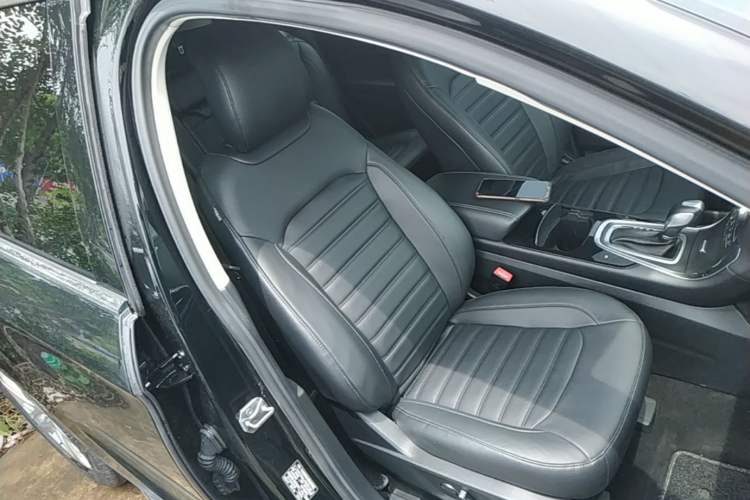 Used Ford Edge 2018 EcoBoost 245 Two-Wheel-Drive Titanium 7-Seater China V Standard Right Front Seat