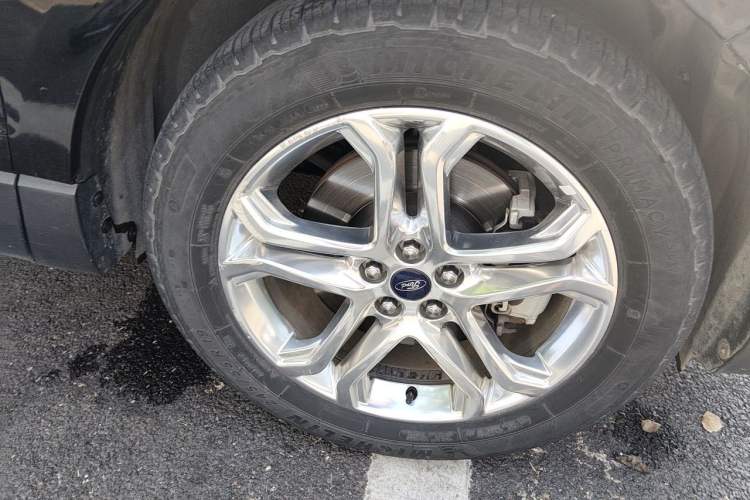 Used Ford Edge 2018 EcoBoost 245 Two-Wheel-Drive Titanium 7-Seater China V Standard Right Front Wheel Hub