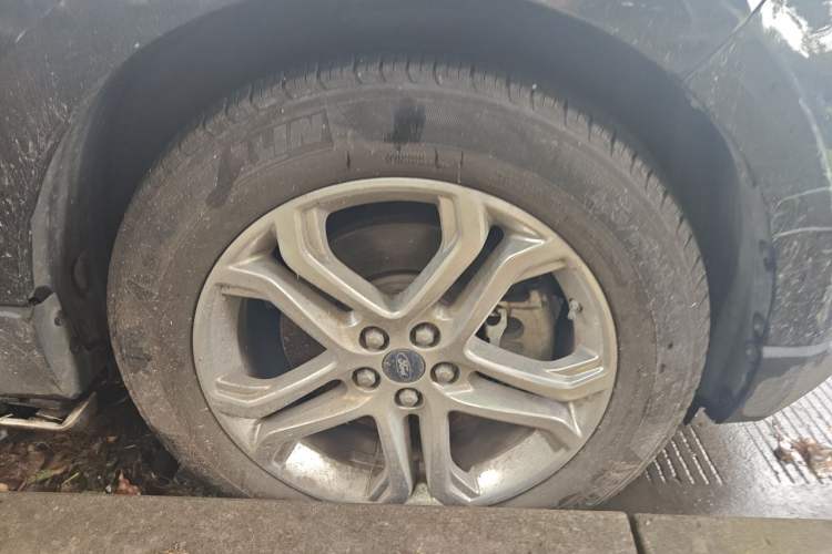 Used Ford Edge 2018 EcoBoost 245 Two-Wheel-Drive Titanium 7-Seater China V Standard Right Front Wheel Hub