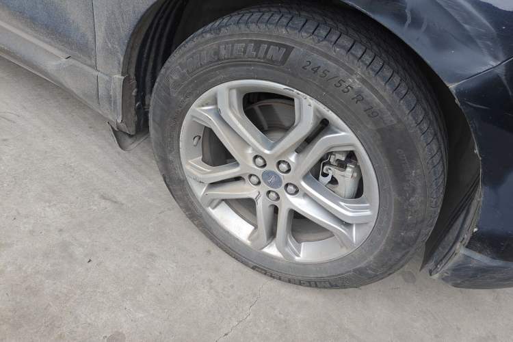 Used Ford Edge 2018 EcoBoost 245 Two-Wheel-Drive Titanium 7-Seater China V Standard Right Front Wheel Hub