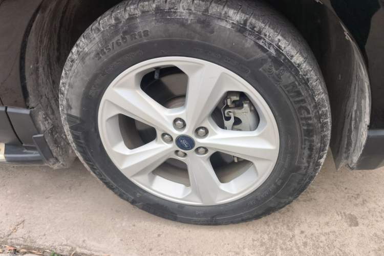 Used Ford Edge 2018 EcoBoost 245 Two-Wheel-Drive Titanium 5-Seater China V Standard Right Front Wheel Hub