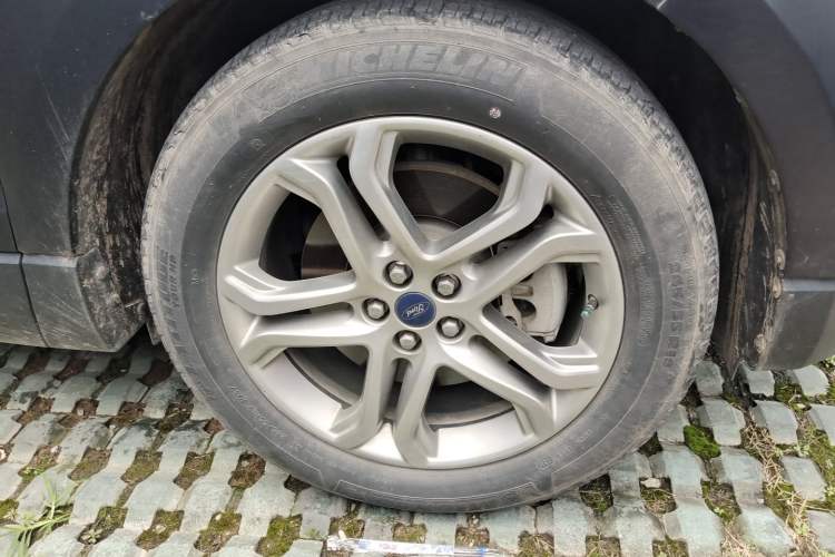 Used Ford Edge 2018 EcoBoost 245 Two-Wheel-Drive Titanium 7-Seater China V Standard Right Front Wheel Hub