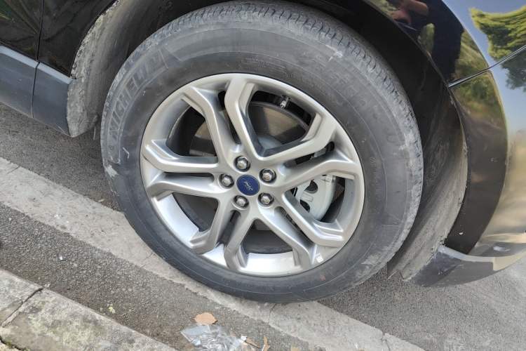 Used Ford Edge 2018 EcoBoost 245 Two-Wheel-Drive Titanium 7-Seater China VI Standard Right Front Wheel Hub
