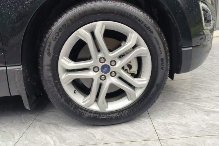 Used Ford Edge 2018 EcoBoost 245 Two-Wheel-Drive Titanium 7-Seater China V Standard Right Front Wheel Hub