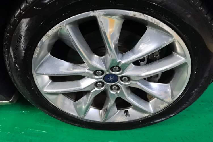 Used Ford Edge 2018 EcoBoost 245 4x4 Titanium Plus 7-Seater China V Standard Right Front Wheel Hub