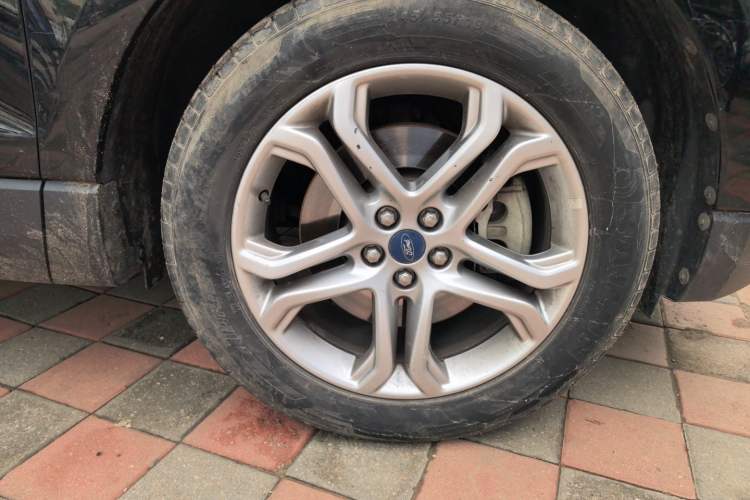 Used Ford Edge 2018 EcoBoost 245 Two-Wheel-Drive Titanium 7-Seater China V Standard Right Front Wheel Hub