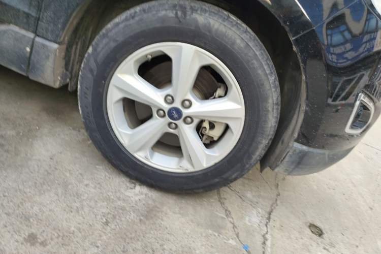 Used Ford Edge 2018 EcoBoost 245 Two-Wheel-Drive Titanium 5-Seater China V Standard Right Front Wheel Hub