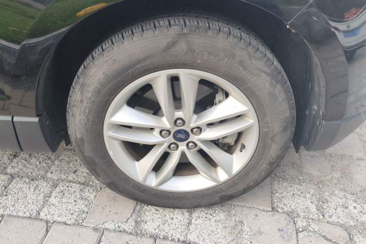 Used Ford Edge 2018 EcoBoost 245 Two-Wheel-Drive Platinum Edition 7-Seater China V Emission Standard Right Front Wheel Hub