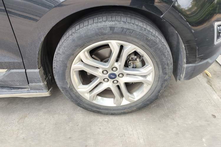 Used Ford Edge 2018 EcoBoost 245 Two-Wheel-Drive Titanium 7-Seater China V Standard Right Front Wheel Hub