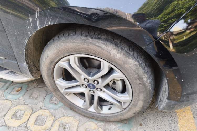 Used Ford Edge 2018 EcoBoost 245 Two-Wheel-Drive Titanium 7-Seater China VI Standard Right Front Wheel Hub