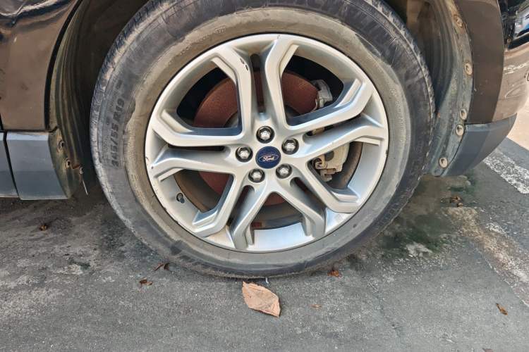 Used Ford Edge 2018 EcoBoost 245 Two-Wheel-Drive Titanium 7-Seater China V Standard Right Front Wheel Hub