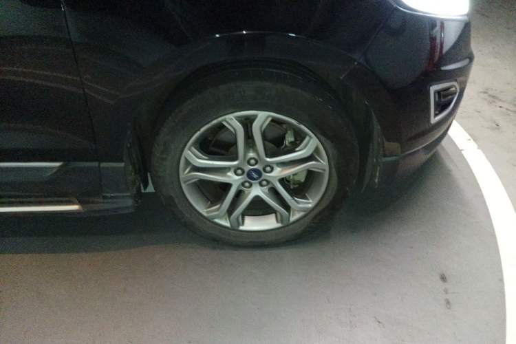 Used Ford Edge 2018 EcoBoost 245 Two-Wheel-Drive Titanium 7-Seater China VI Standard Right Front Wheel Hub