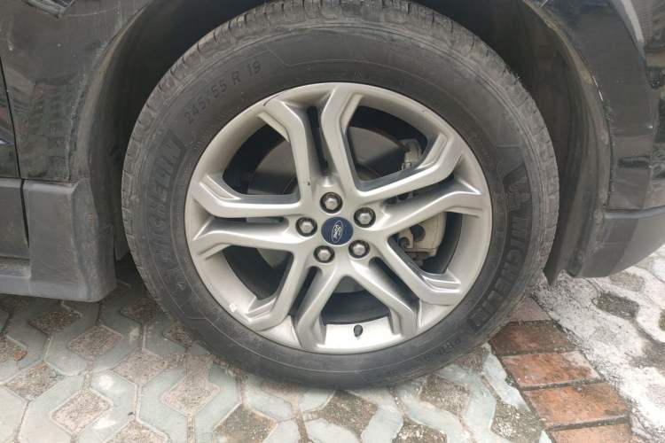 Used Ford Edge 2018 EcoBoost 245 Two-Wheel-Drive Titanium 7-Seater China V Standard Right Front Wheel Hub