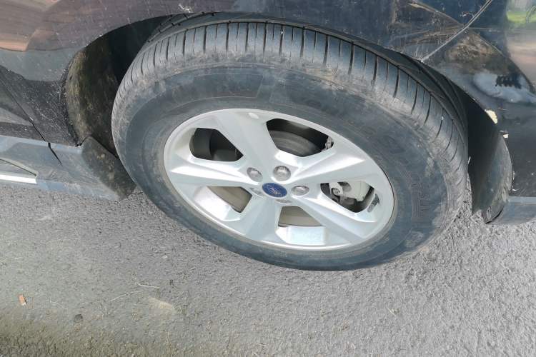 Used Ford Edge 2018 EcoBoost 245 Two-Wheel-Drive Titanium 5-Seater China V Standard Right Front Wheel Hub