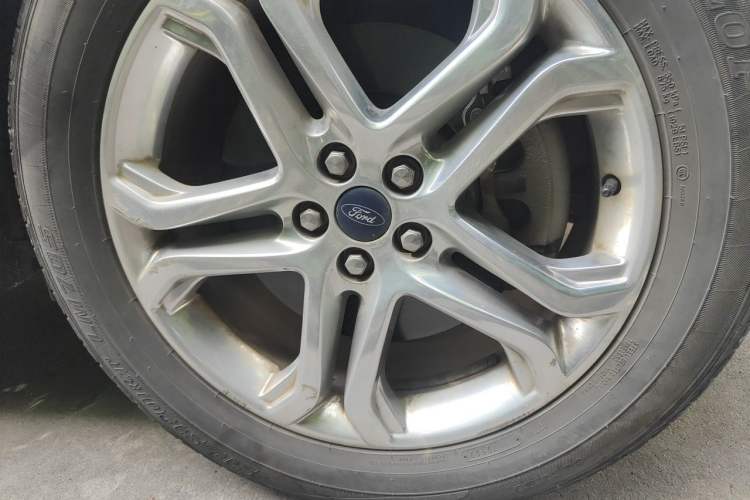 Used Ford Edge 2018 EcoBoost 245 Two-Wheel-Drive Titanium 7-Seater China V Standard Right Front Wheel Hub