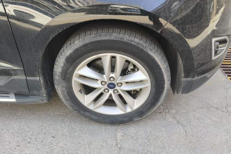 Used Ford Edge 2018 EcoBoost 245 Two-Wheel-Drive Platinum Edition 7-Seater China VI Standard Right Front Wheel Hub
