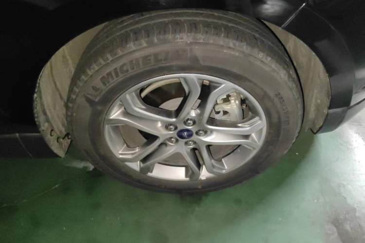 Used Ford Edge 2018 EcoBoost 245 Two-Wheel-Drive Titanium 7-Seater China VI Standard Right Front Wheel Hub