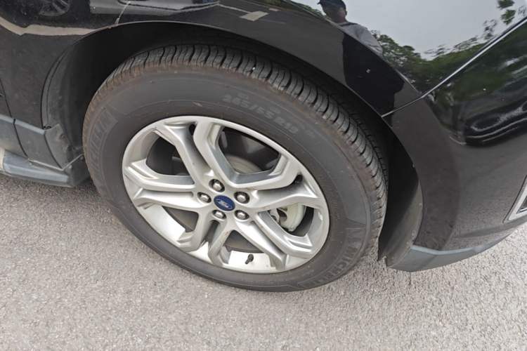 Used Ford Edge 2018 EcoBoost 245 Two-Wheel-Drive Titanium 7-Seater China V Standard Right Front Wheel Hub