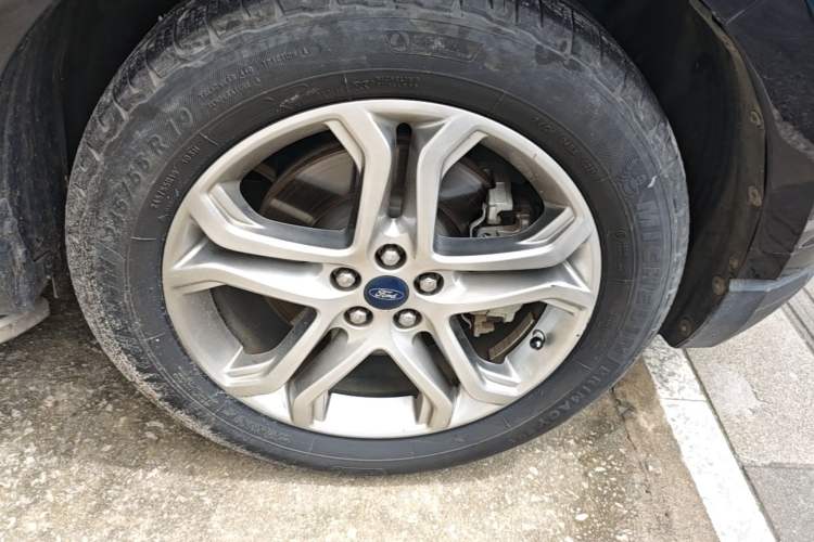 Used Ford Edge 2018 EcoBoost 245 Two-Wheel-Drive Titanium 7-Seater China V Standard Right Front Wheel Hub