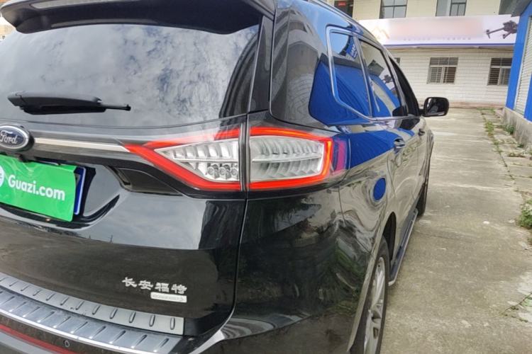 Used Ford Edge 2018 EcoBoost 245 Two-Wheel-Drive Titanium 7-Seater China VI Standard Right Rear Taillight