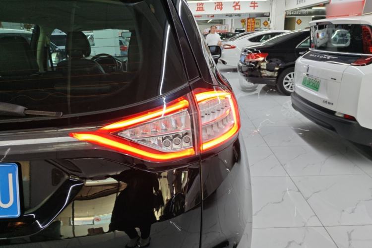 Used Ford Edge 2018 EcoBoost 245 Two-Wheel-Drive Platinum Edition 7-Seater China V Emission Standard Right Rear Taillight