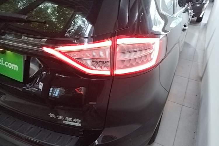 Used Ford Edge 2018 EcoBoost 245 Two-Wheel-Drive Platinum Edition 7-Seater China V Emission Standard Right Rear Taillight