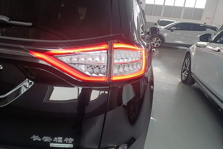 Used Ford Edge 2018 EcoBoost 245 Two-Wheel-Drive Titanium 7-Seater China V Standard Right Rear Taillight